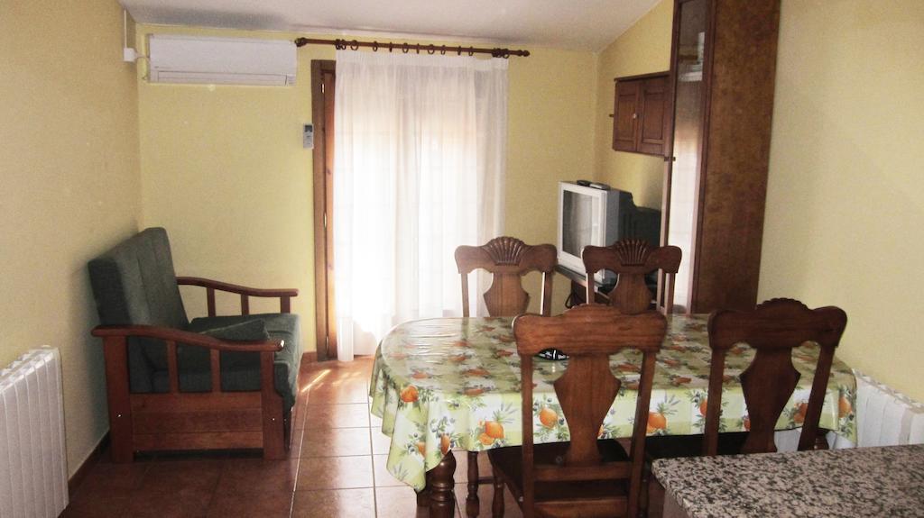 Apartaments La Fabrica هورتا دي سان خوان الغرفة الصورة